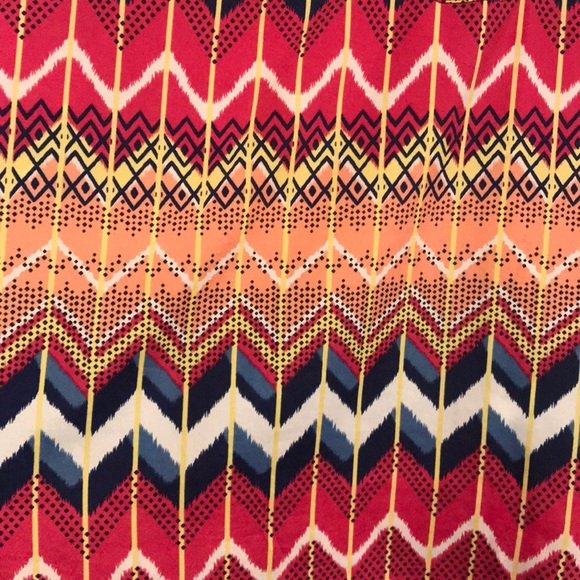 Patterned tank - Picture 2 of 2